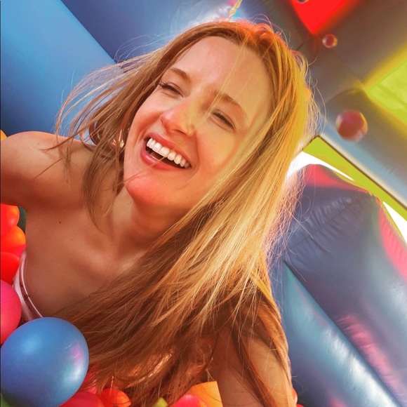 Meet your Posher, Larisa. Teacher and grad student selling some cute clothes. - Picture 1 of 12